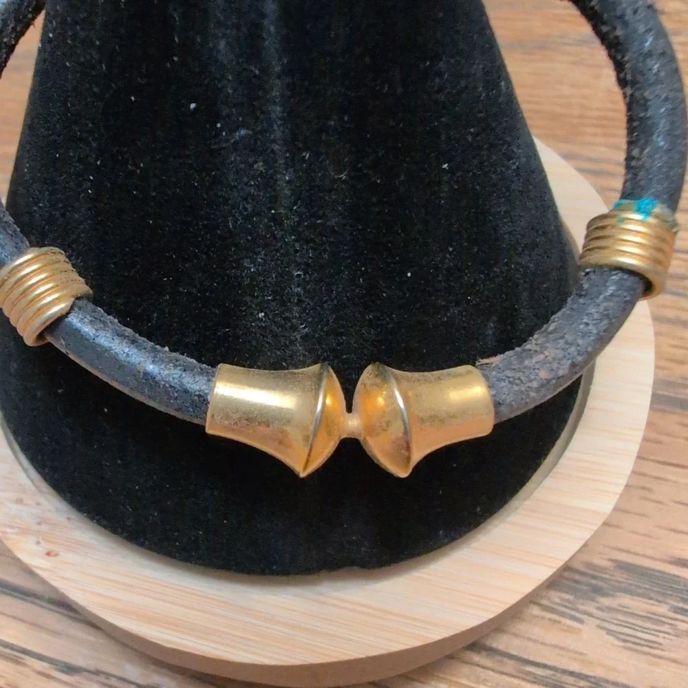 Vintage Leather Cord‎ Bracelet Gold Tone Hardware Minimalist Boho Unisex Black - Picture 3 of 3